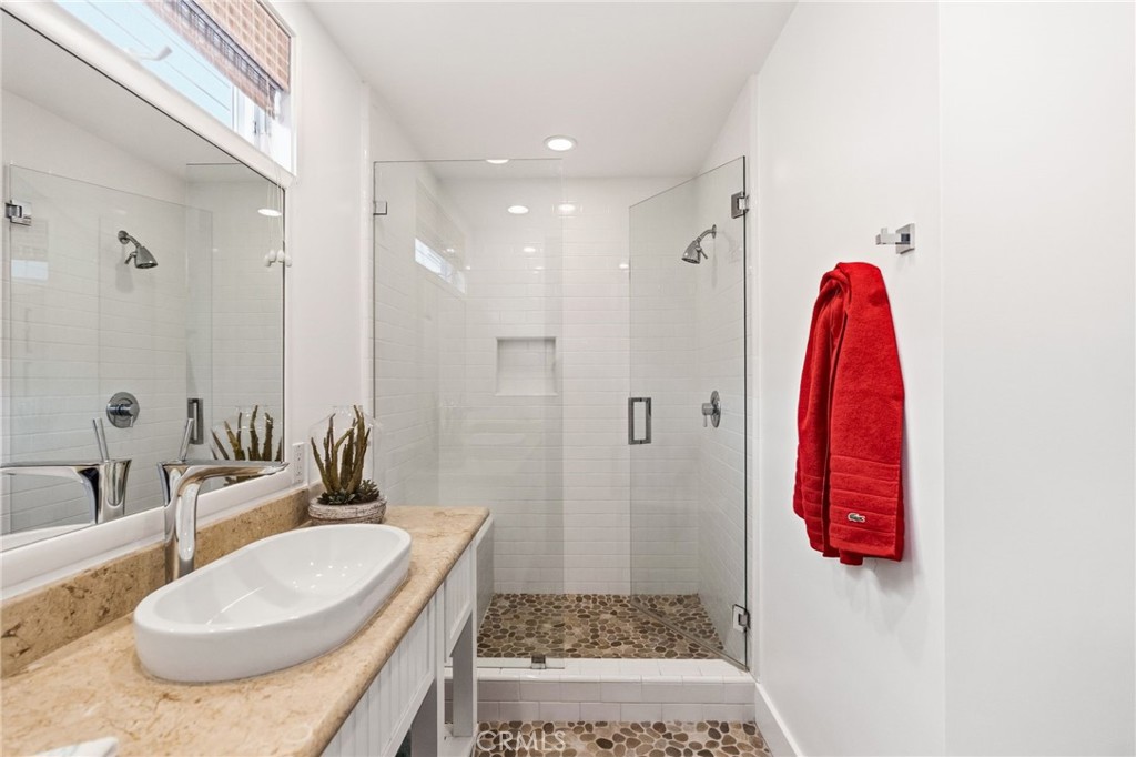 6910 W Oceanfront