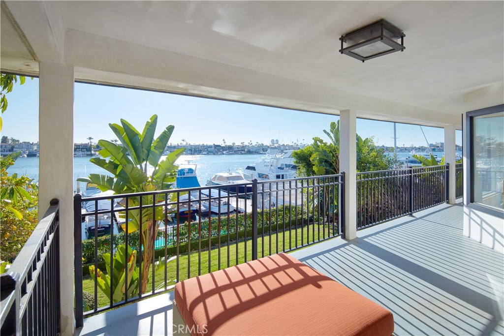 2572 Bayshore