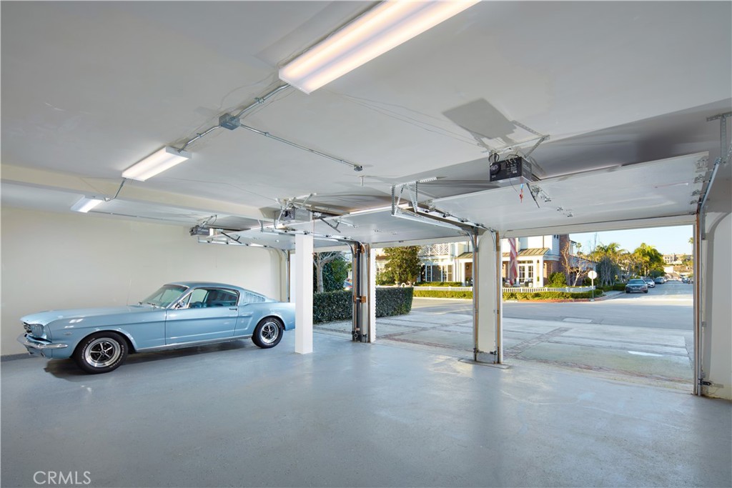 2572 Bayshore