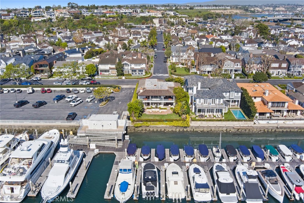 2572 Bayshore