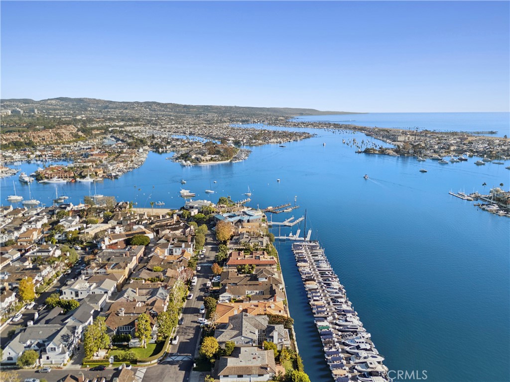 2572 Bayshore