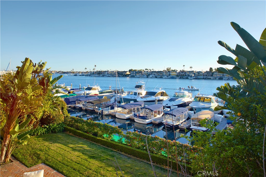 2572 Bayshore