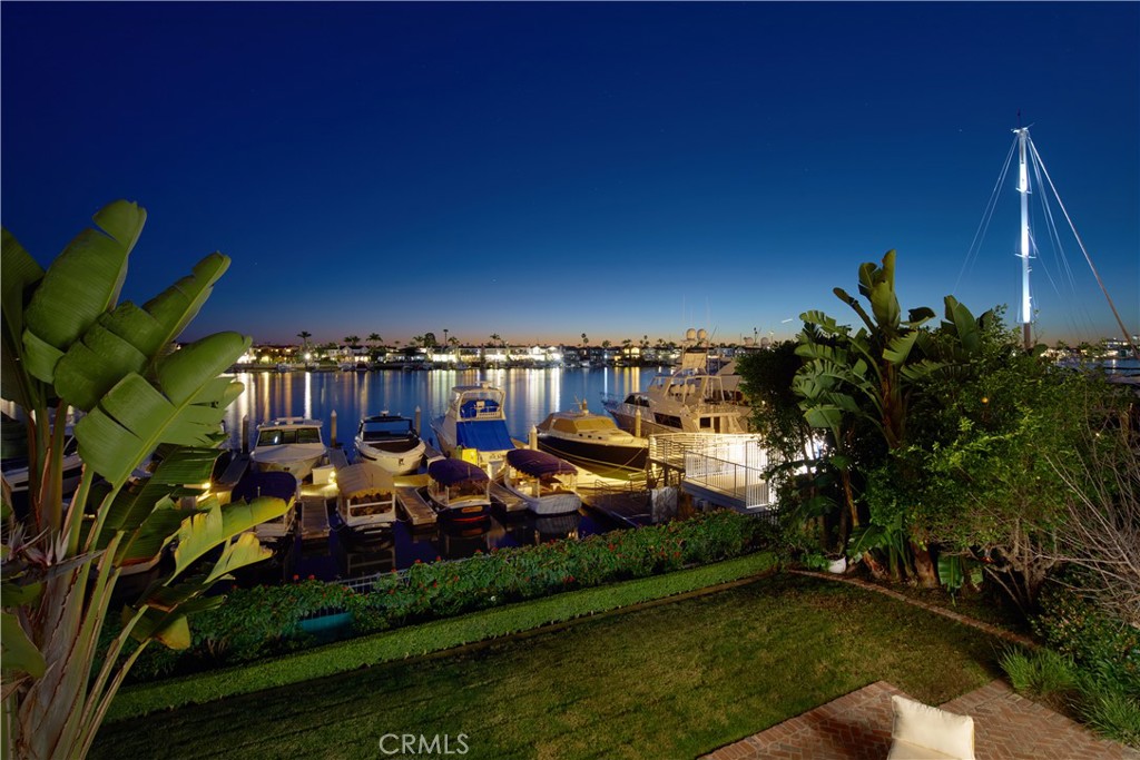 2572 Bayshore