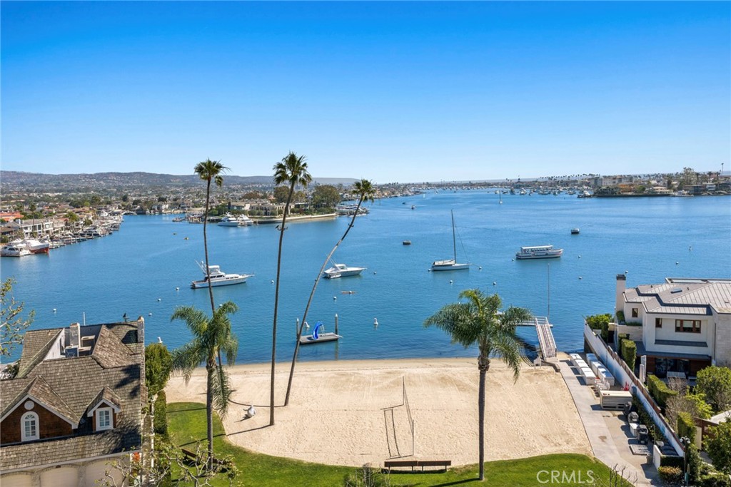 2572 Bayshore