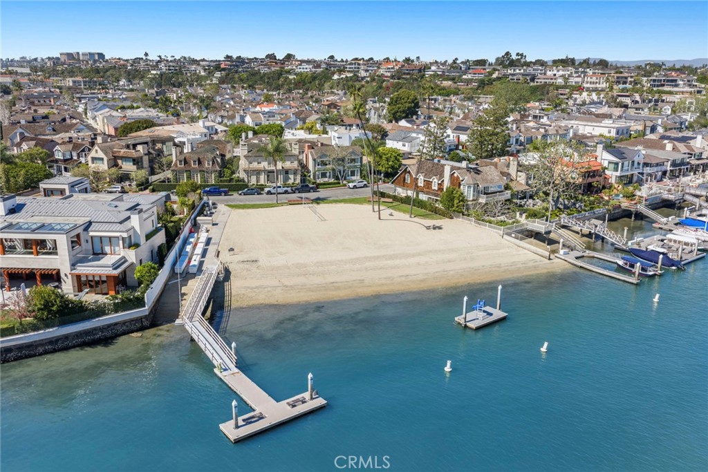 2572 Bayshore
