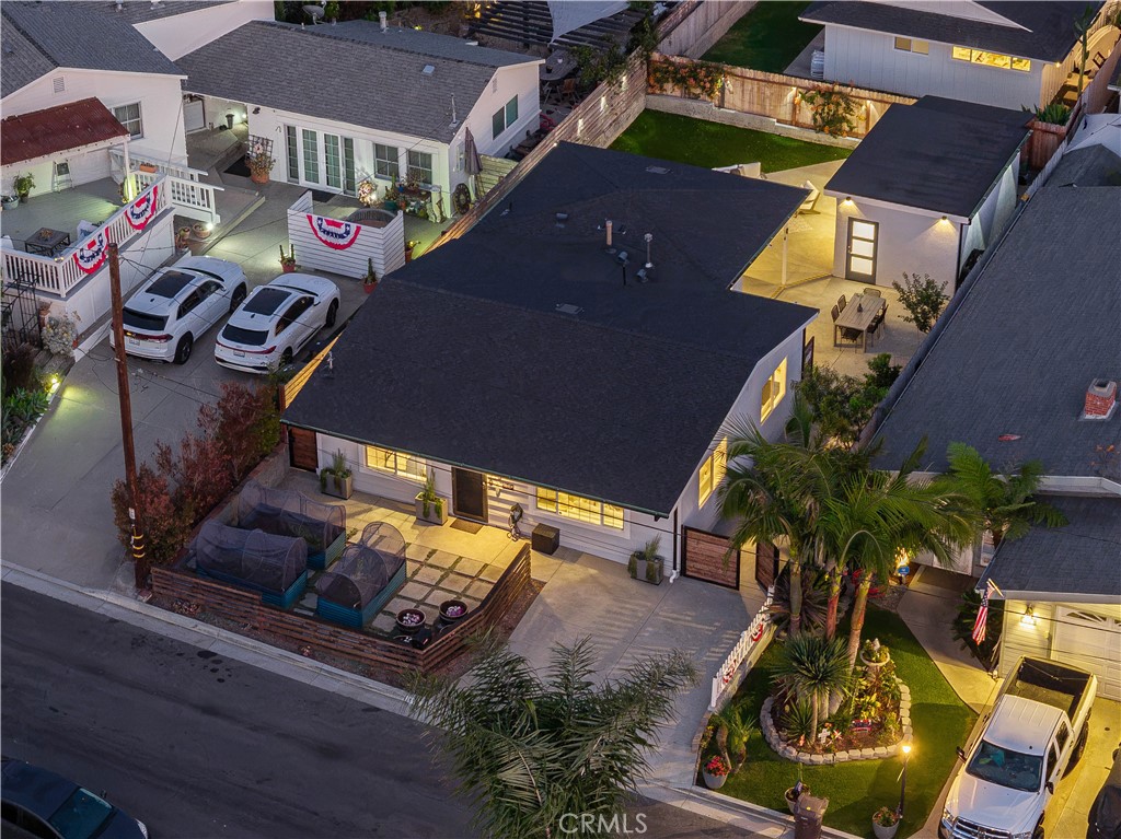 110 Avenida Carmelo