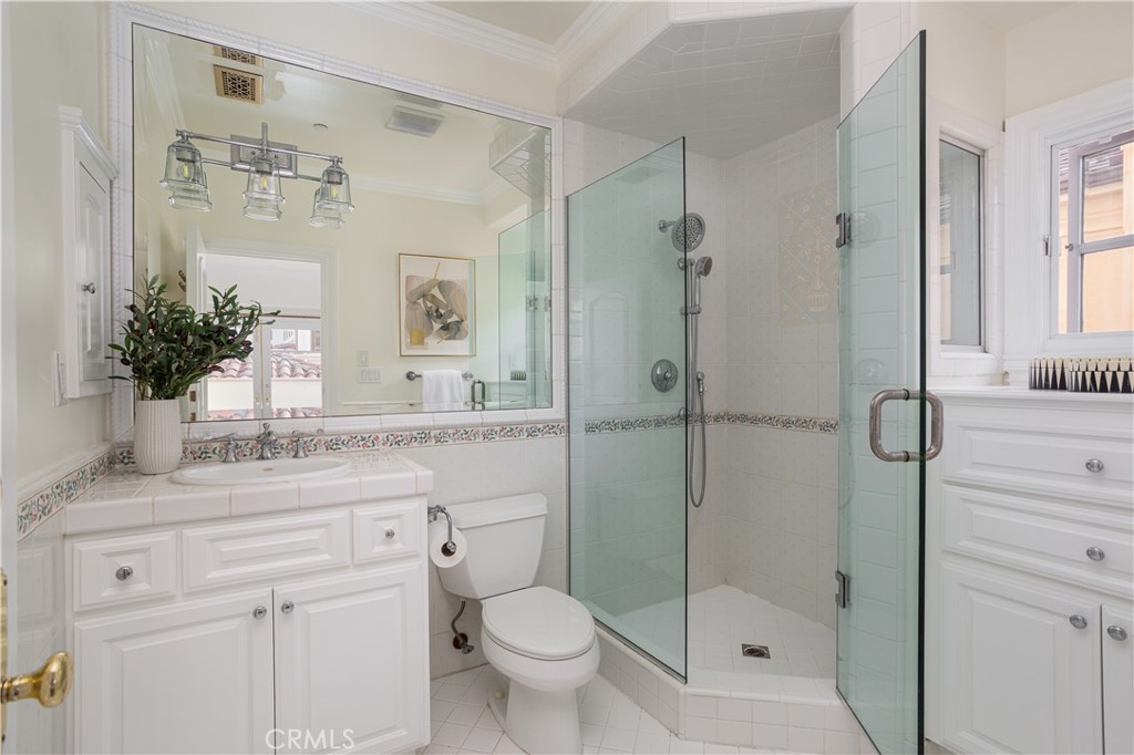 24352 Santa Clara