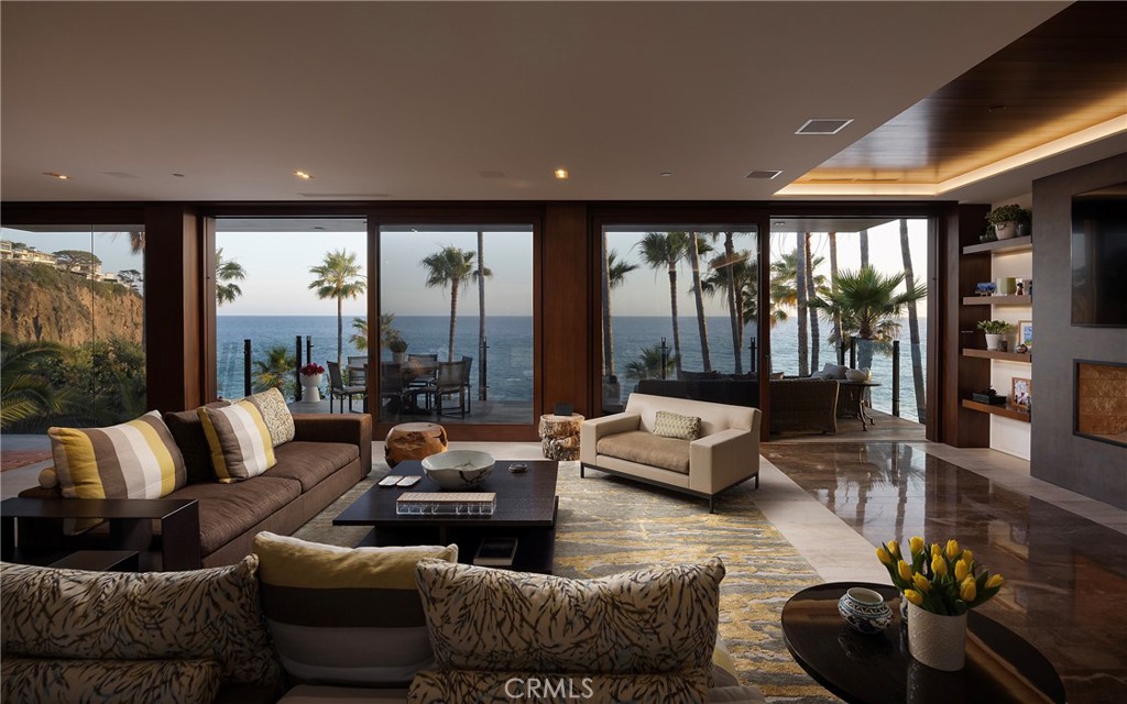 2495 Riviera