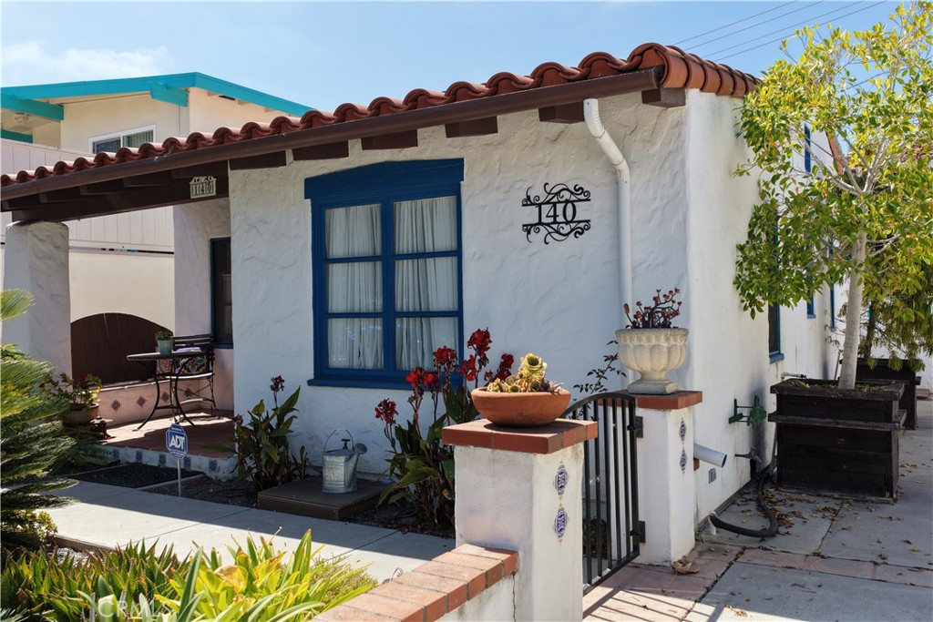 140 Avenida Miramar