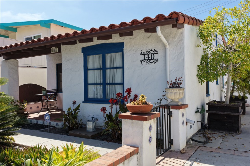 140 Avenida Miramar