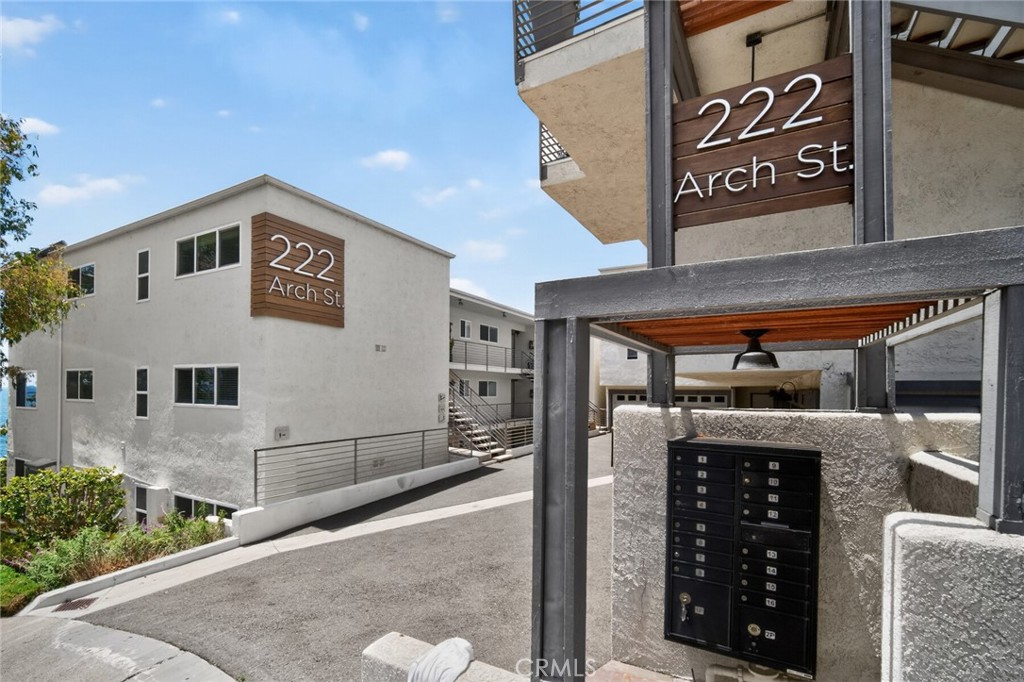 222 Arch 7