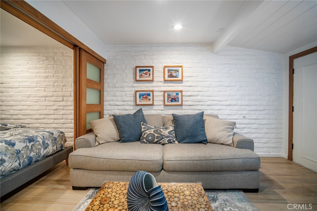 33921 Robles C