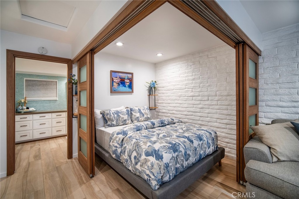 33921 Robles C
