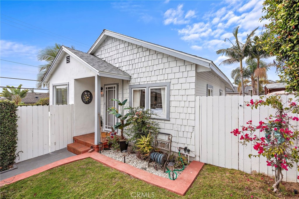 368 Oak Street
