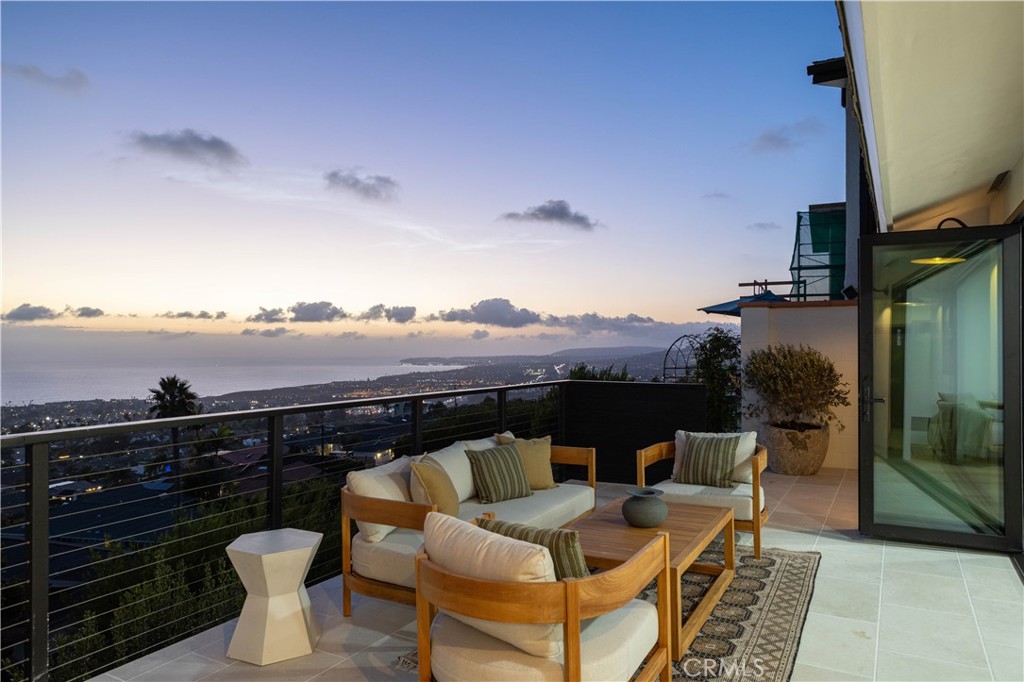 410 Avenida Salvador