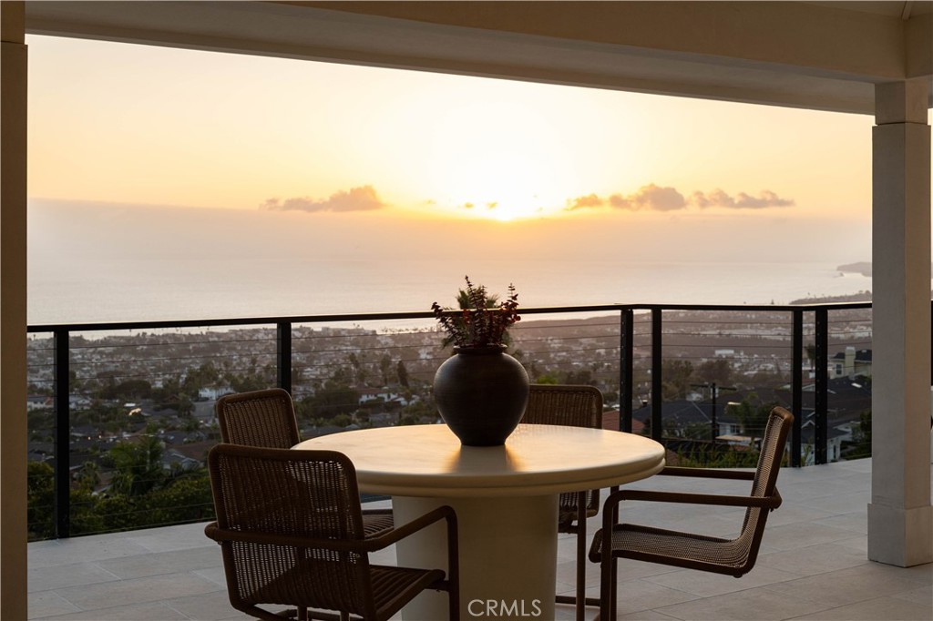 410 Avenida Salvador