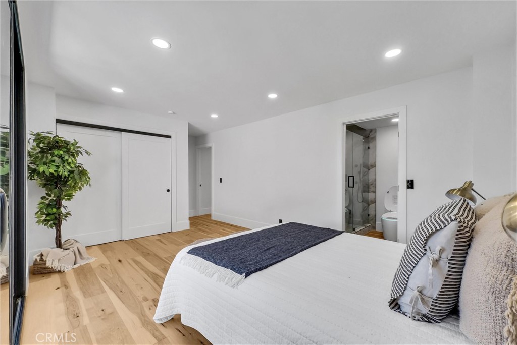 2241 Avenida Salvador