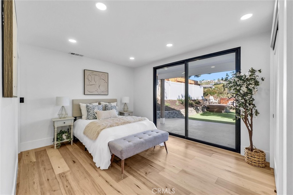 2241 Avenida Salvador
