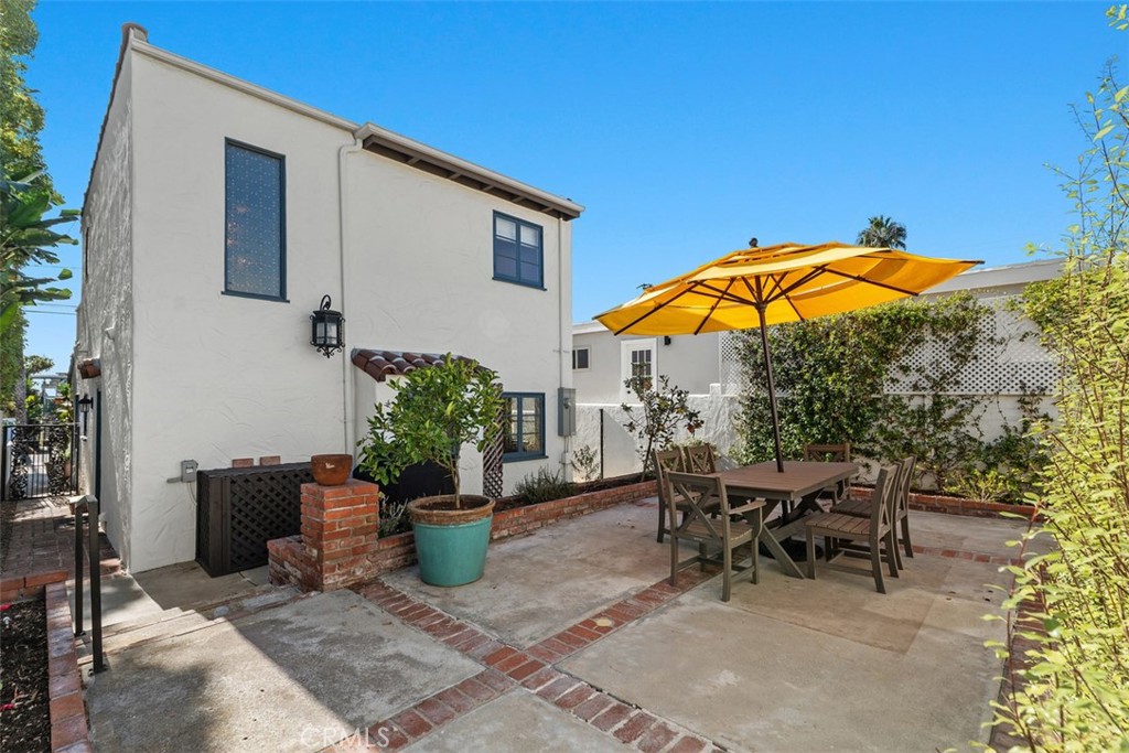 1136 Catalina