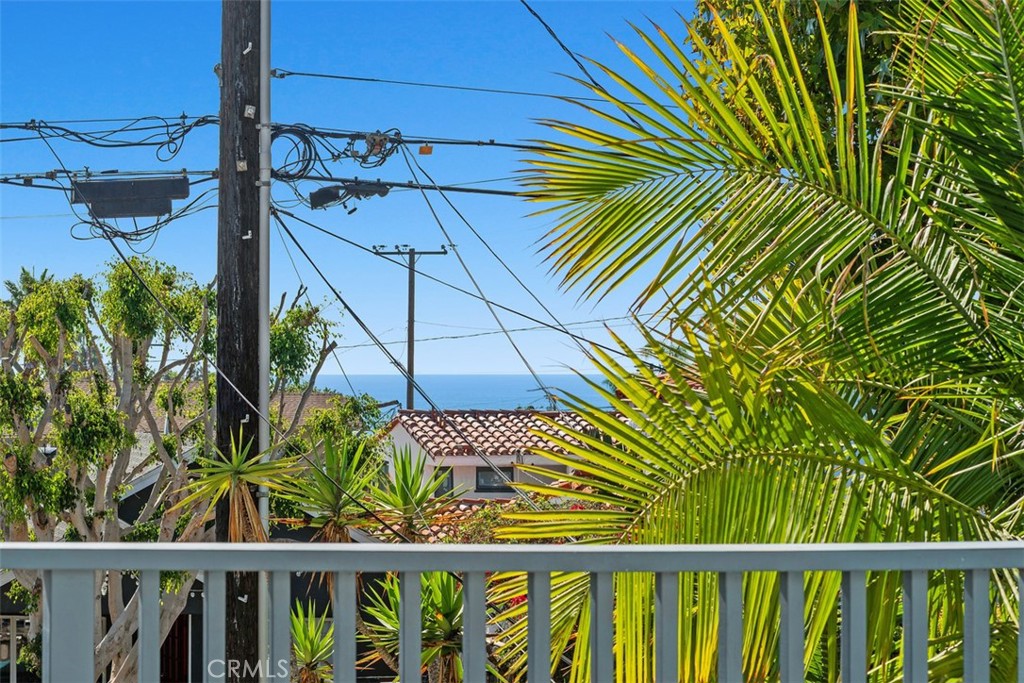 1136 Catalina