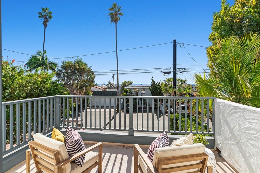 1136 Catalina