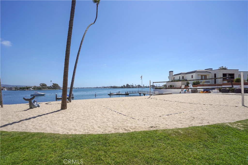 2732 Bayshore Drive