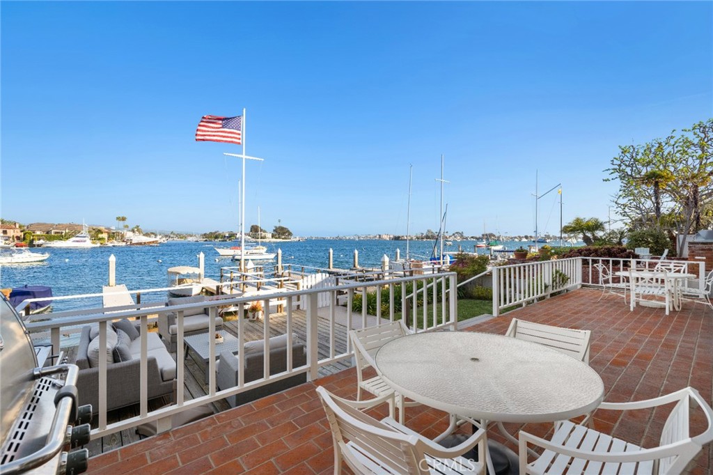 2732 Bayshore Drive