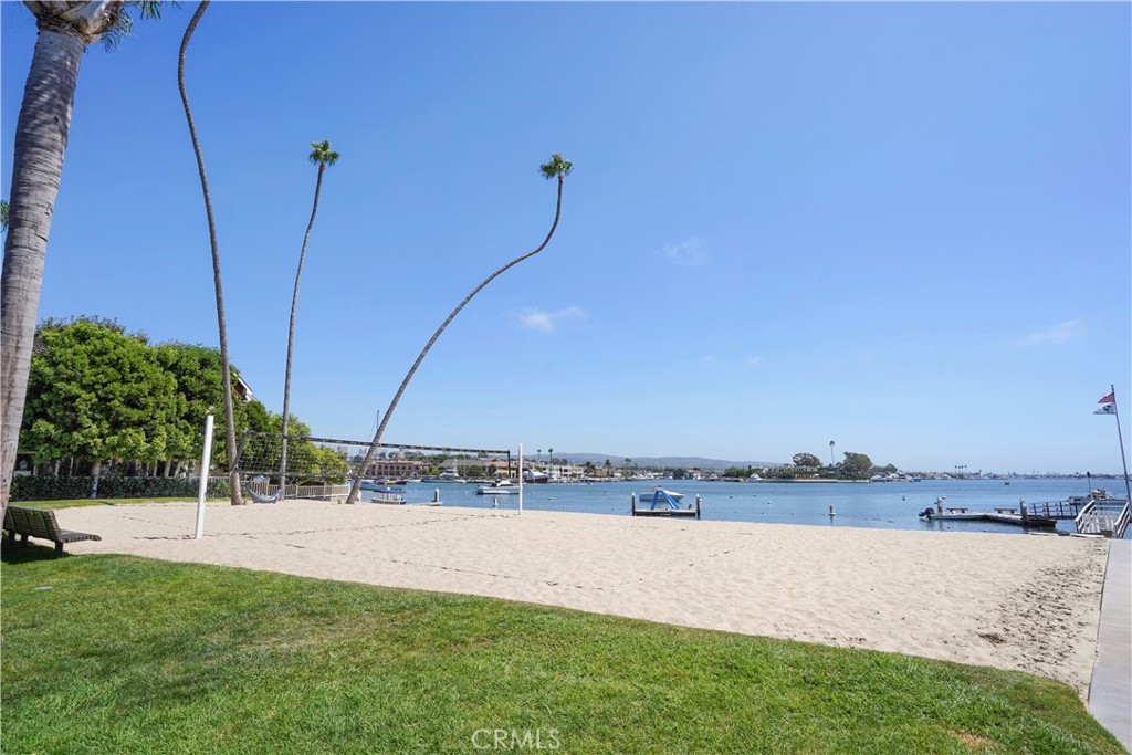 2732 Bayshore Drive
