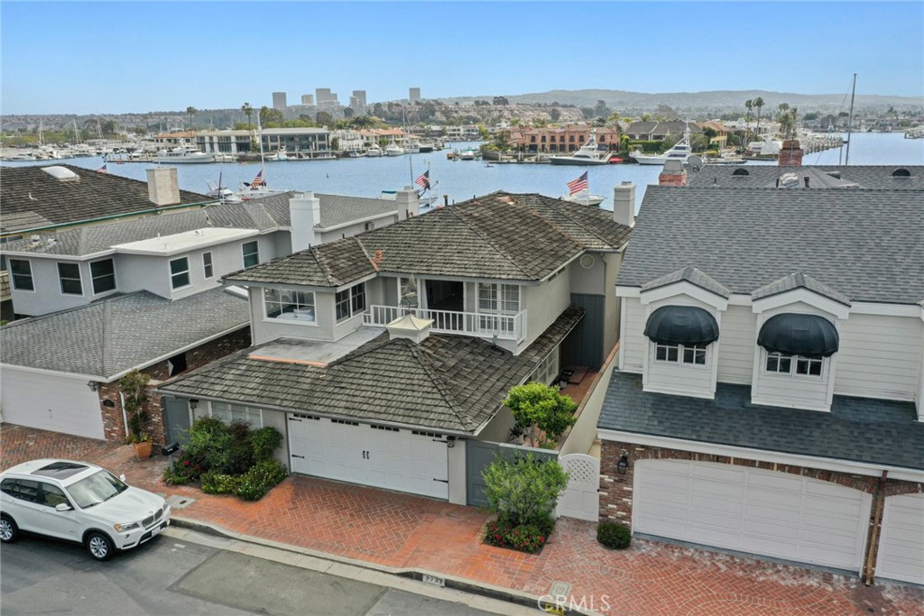 2732 Bayshore Drive