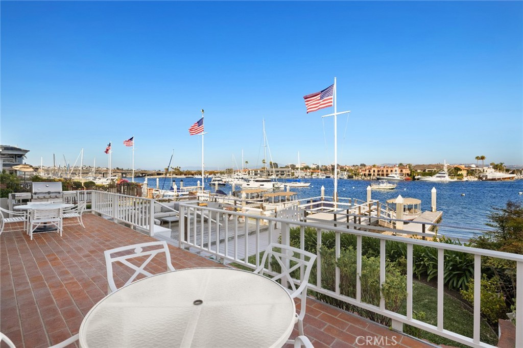 2732 Bayshore Drive