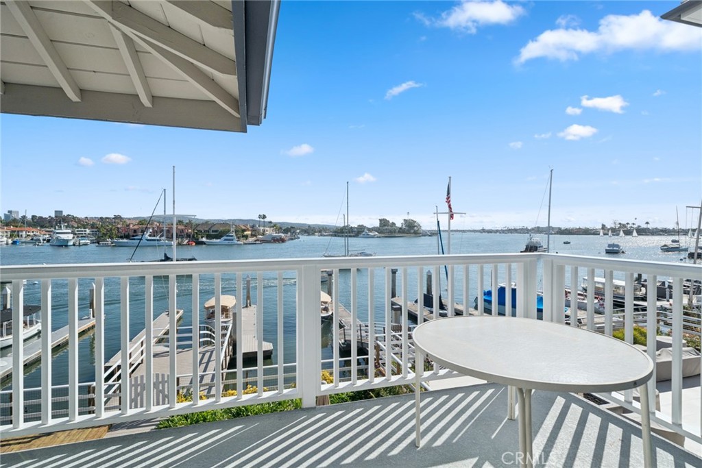 2732 Bayshore Drive