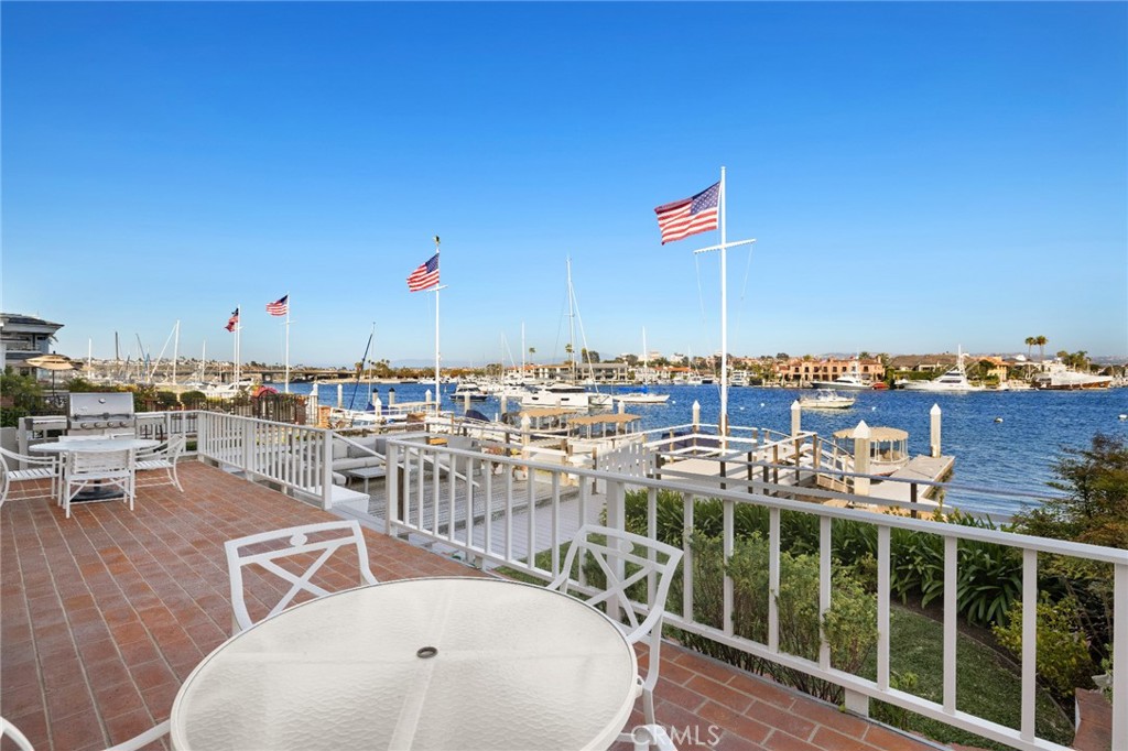 2732 Bayshore Drive