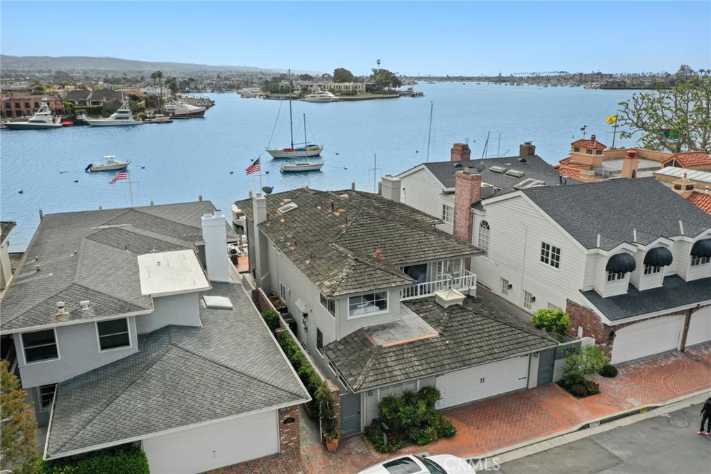 2732 Bayshore Drive