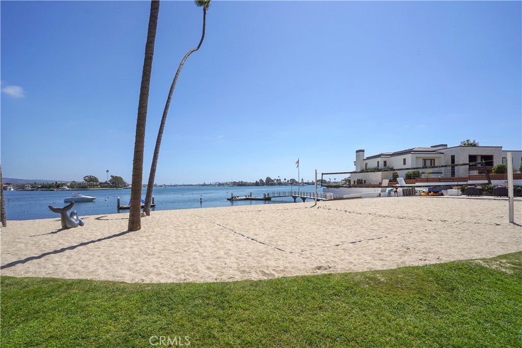 2732 Bayshore Drive