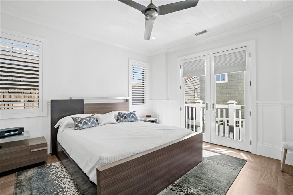 1225 W Balboa Boulevard