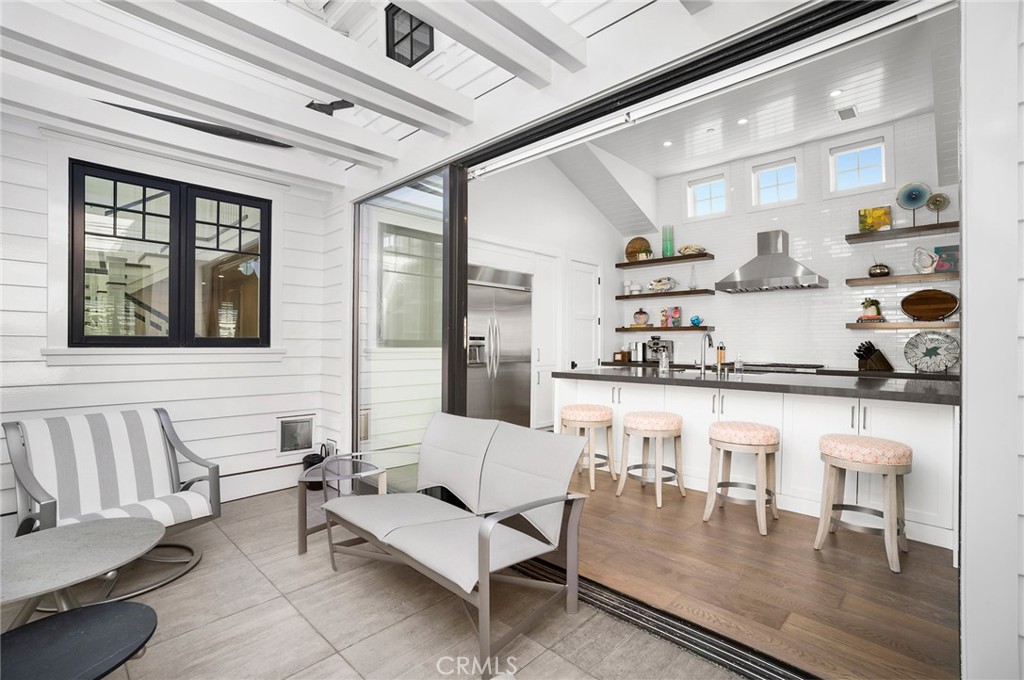 1225 W Balboa Boulevard