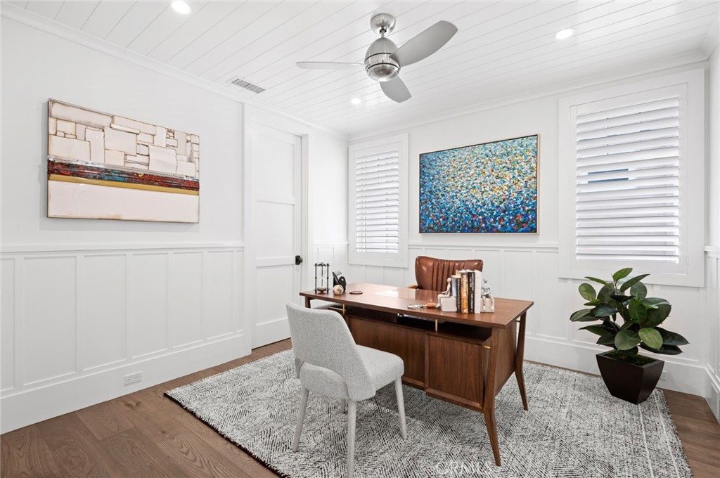 1225 W Balboa Boulevard