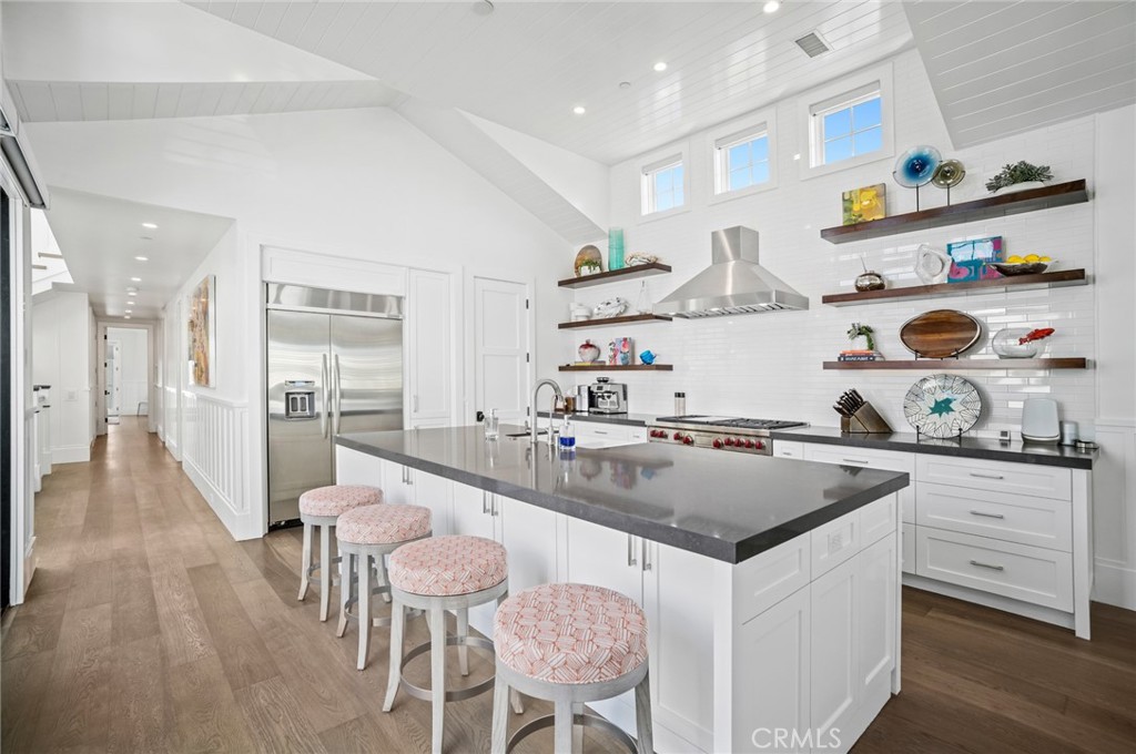 1225 W Balboa Boulevard