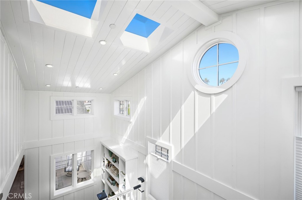 1225 W Balboa Boulevard