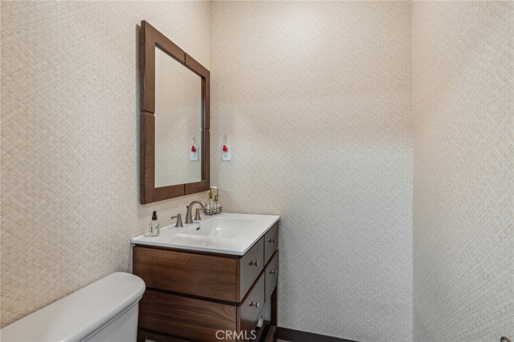 755 W 17th Street Unit: A