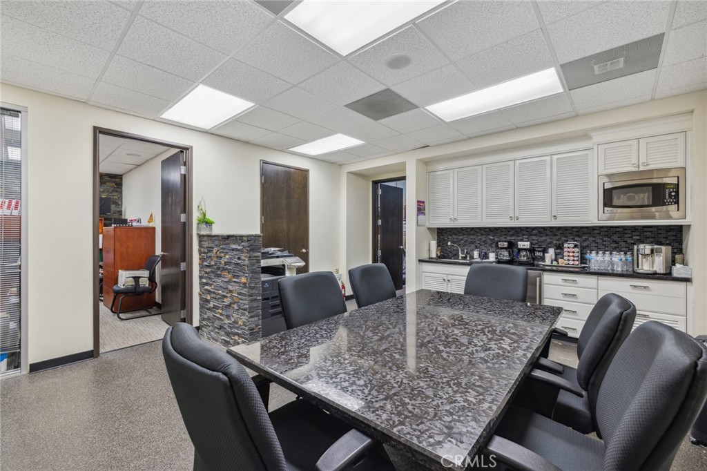 755 W 17th Street Unit: A