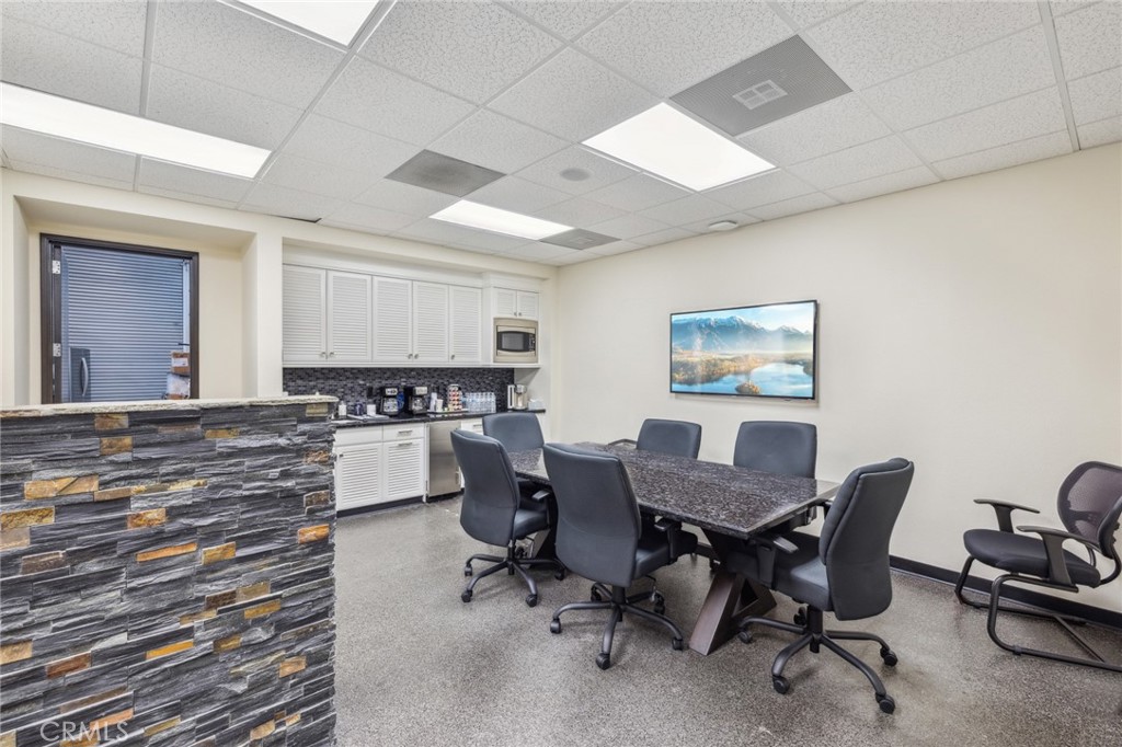 755 W 17th Street Unit: A