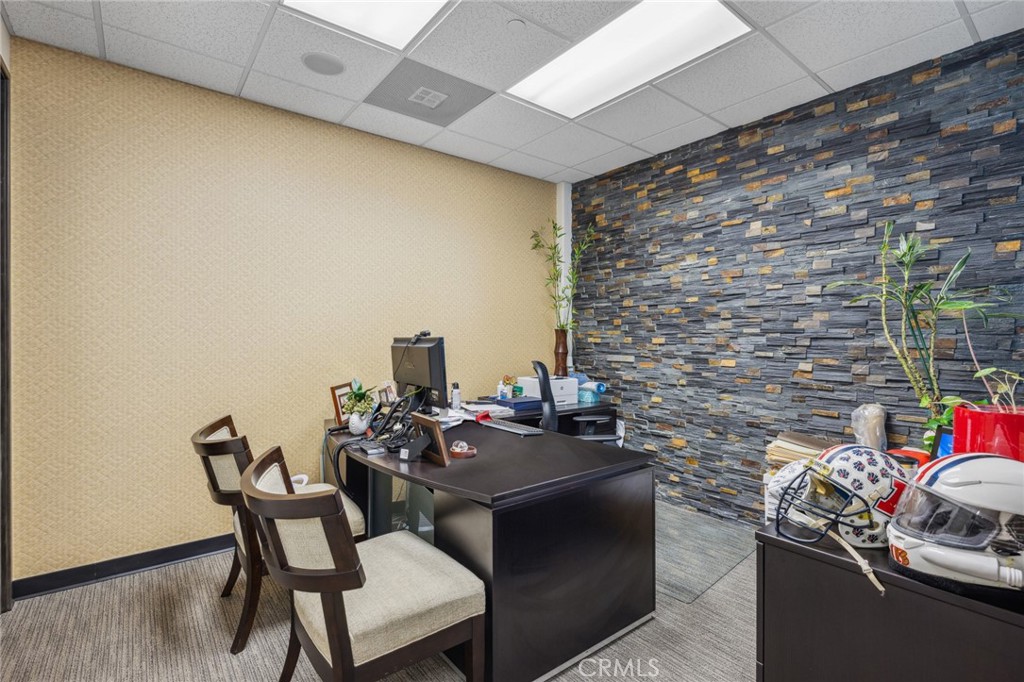 755 W 17th Street Unit: A