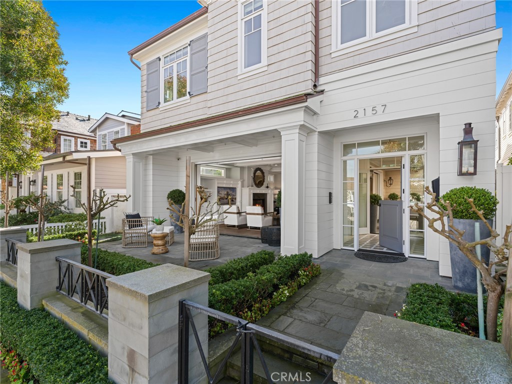 2157 E Ocean Boulevard