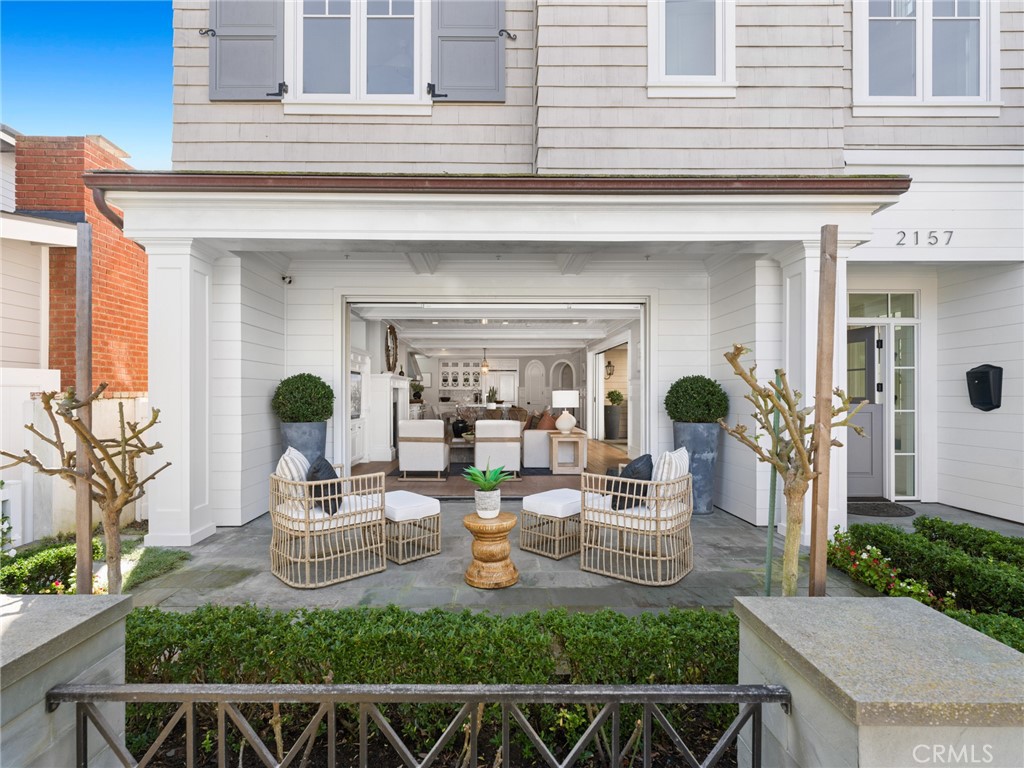 2157 E Ocean Boulevard