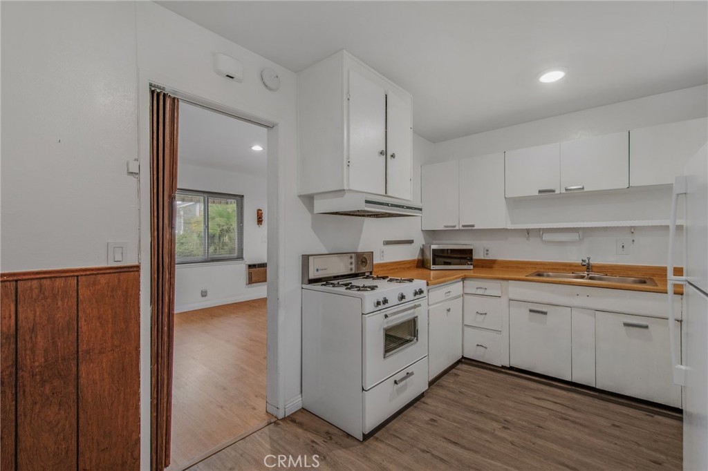 2130 Monrovia Avenue