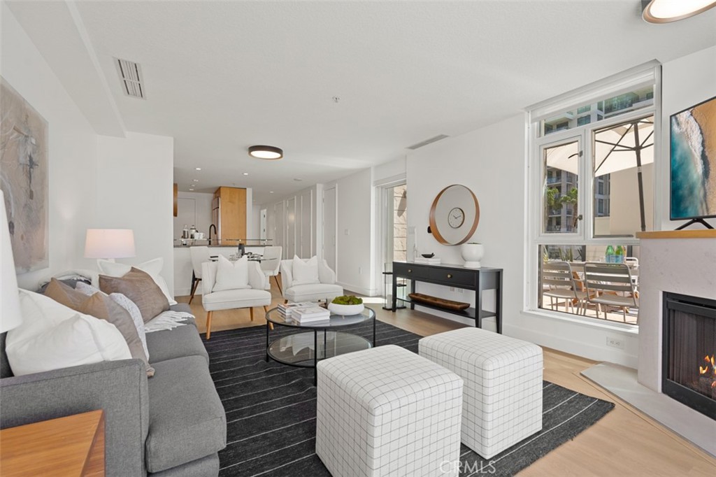 1205 Pacific Highway 301