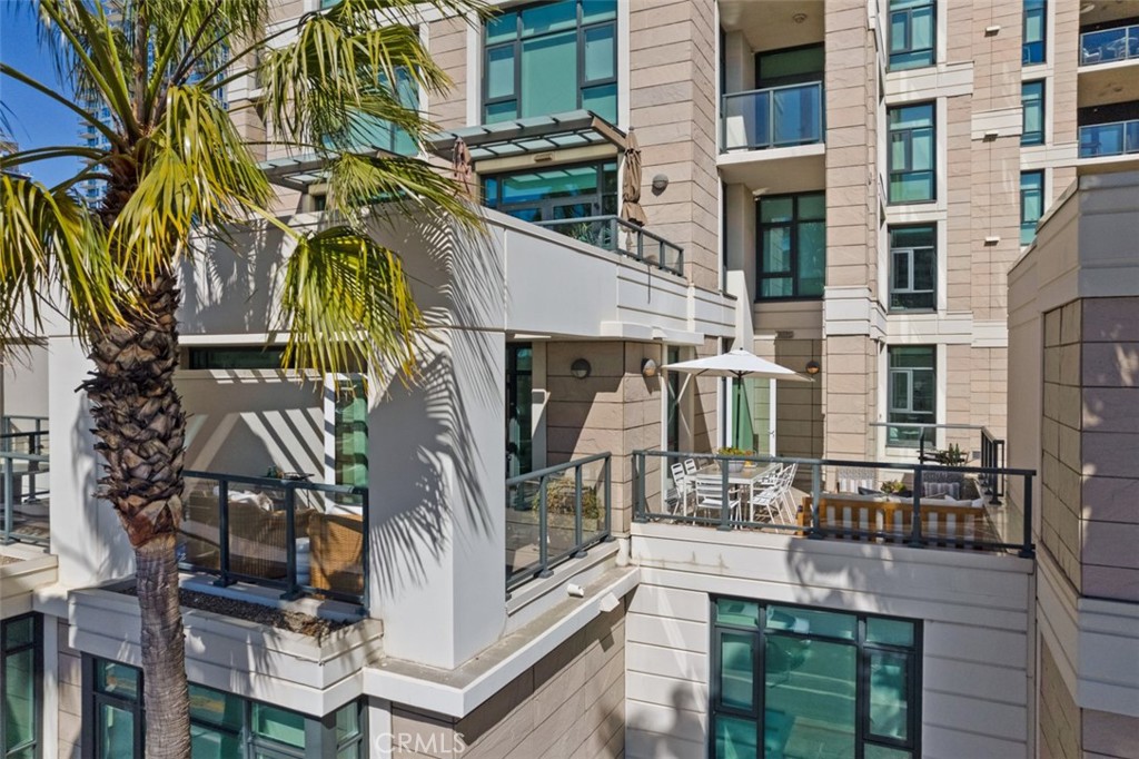 1205 Pacific Highway 301