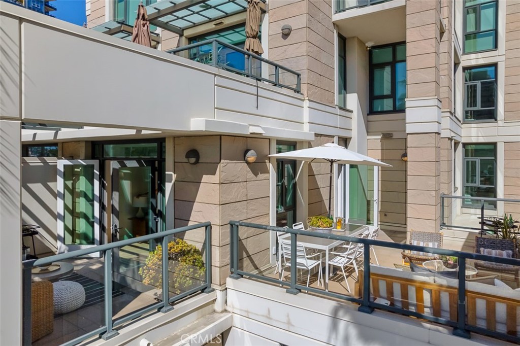 1205 Pacific Highway 301