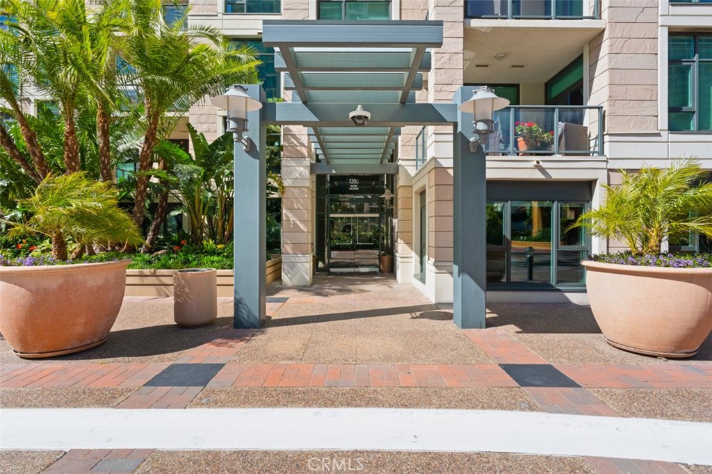 1205 Pacific Highway 301